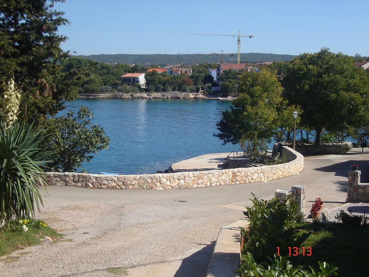 Vila Kraljica Малинска Экстерьер фото